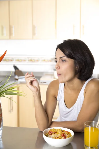 Attractive woman having breakfast — Stock Photo, Image