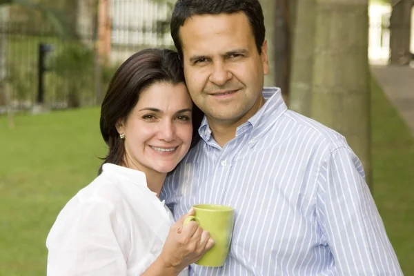 Amante pareja bebiendo café —  Fotos de Stock