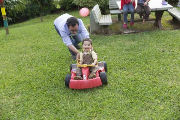 Dad And Son Playing — Stock Photo, Image