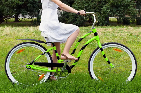 Woman riding in the park — Stock Photo, Image