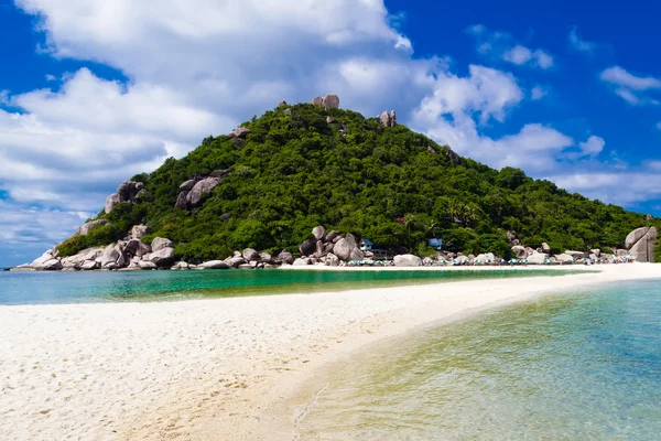 Beautiful tropical beach — Stock Photo, Image