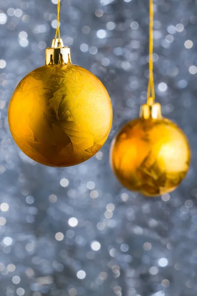 Gouden kerstballen — Stockfoto