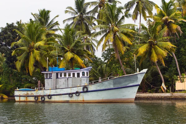 เรือประมงอินเดีย — ภาพถ่ายสต็อก