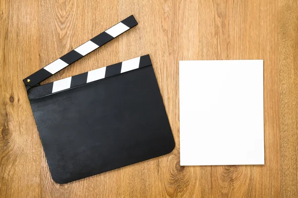 Tablero de aplausos de producción de película en blanco — Foto de Stock