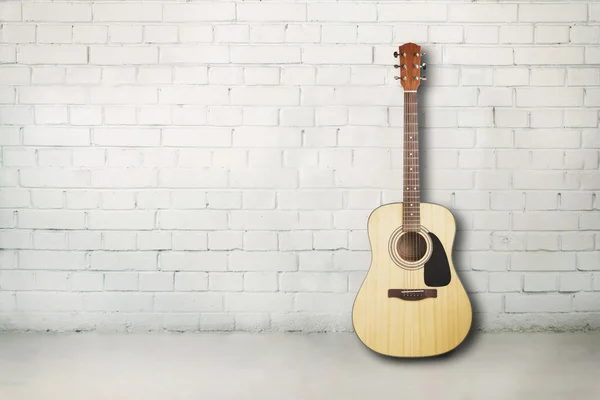 Akustik gitar di kamar — Stok Foto