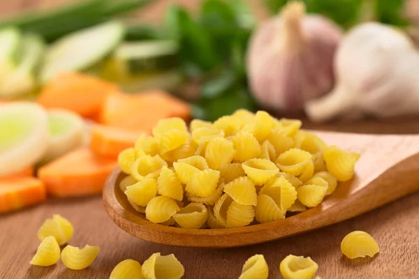 Ruwe shell pasta — Stockfoto
