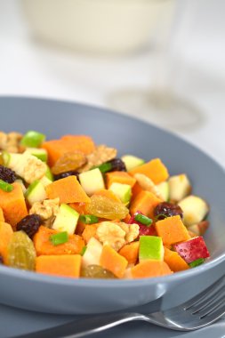 tatlı patates ve elma salatası