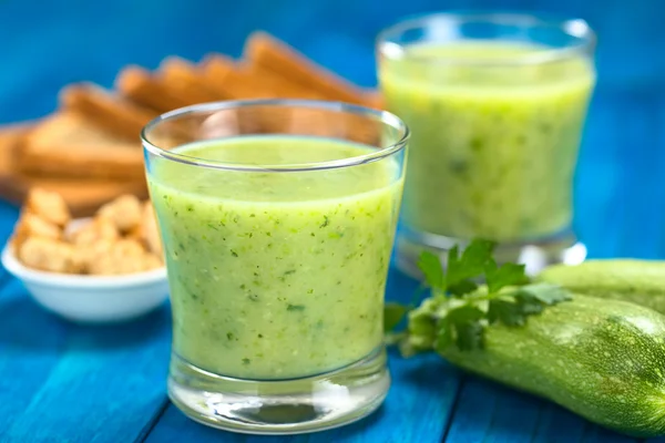 Zucchini-Sahnesuppe — Stockfoto