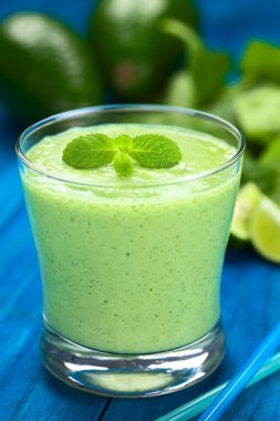 avokado ve ıspanak smoothie