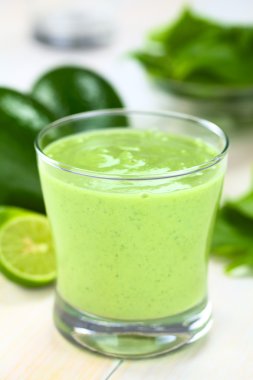 avokado ve ıspanak smoothie
