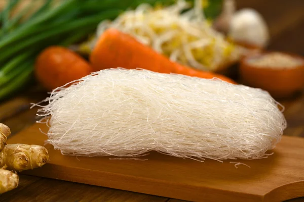Raw Rice Noodles — Stock Photo, Image