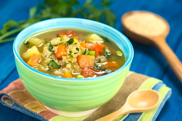 Quinoa en plantaardige soep — Stockfoto