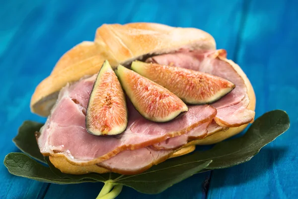 Sandwich de higo y jamón — Foto de Stock
