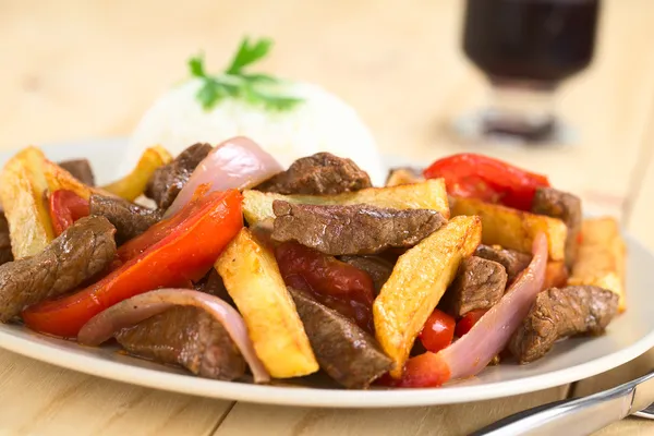 Peru danie o nazwie lomo saltado — Zdjęcie stockowe