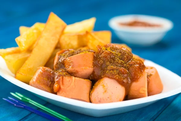 Duitse fastfood genaamd currywurst — Stockfoto