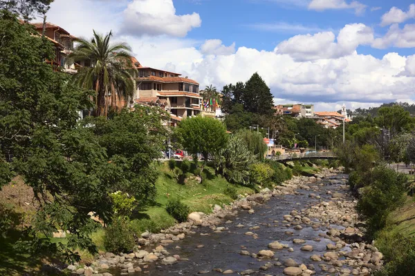 Folyó tomebamba, Cuenca, ecuador — Stock Fotó