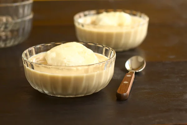 Floating Island, a European Dessert — Stock Photo, Image