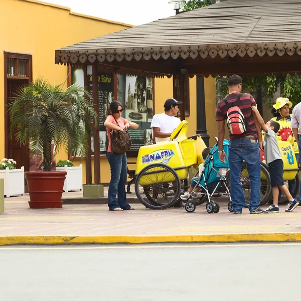 Mobile ice cream dostawcy w barranco w Limie, peru — Zdjęcie stockowe