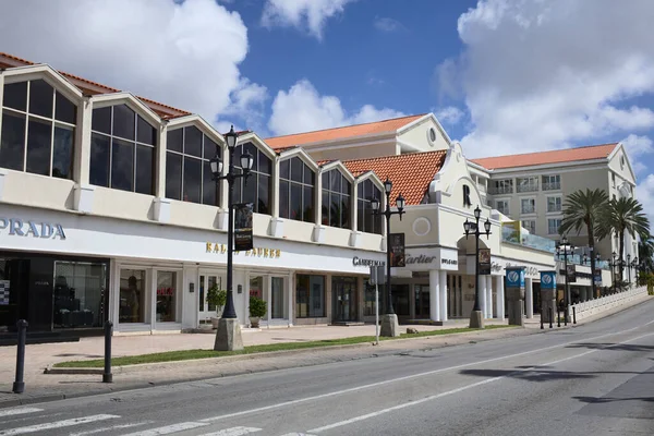 Oranjestad Aruba Grudzień 2020 Renesansowe Centrum Handlowe Wzdłuż Smith Blvd — Zdjęcie stockowe