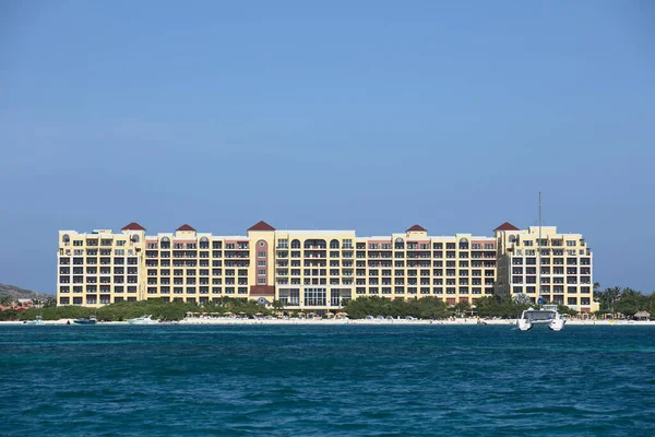 Palm Beach Aruba Október 2021 Kilátás Ritz Carlton Hotel Tengeréből — Stock Fotó