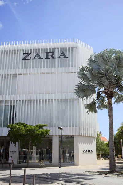 Oranjestad Aruba December 2021 Zara Clothing Store Plaza Daniel Leo — Stock Photo, Image