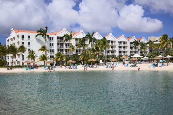 Oranjestad Aruba Aralık 2021 Rönesans Okyanusu Suit Oteli Yüzme Havuzu — Stok fotoğraf