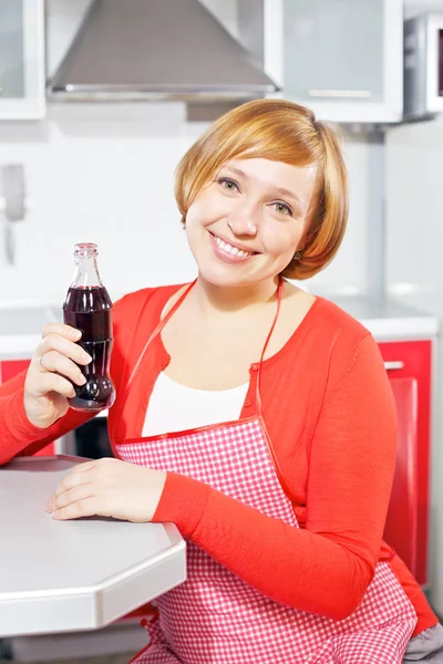 Woman with cola — Stock Photo, Image
