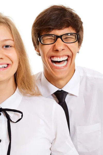 Engraçado sorrindo casal adolescente — Fotografia de Stock