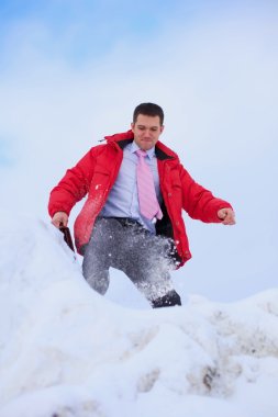 rüzgârla oluşan kar yığını açık iş adamı