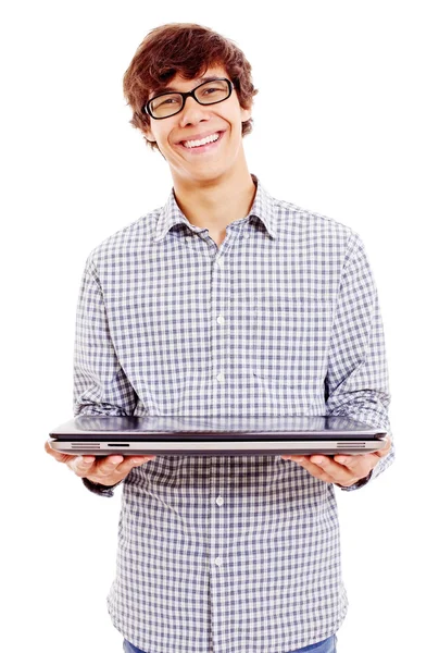 Ung man visar laptop — Stockfoto