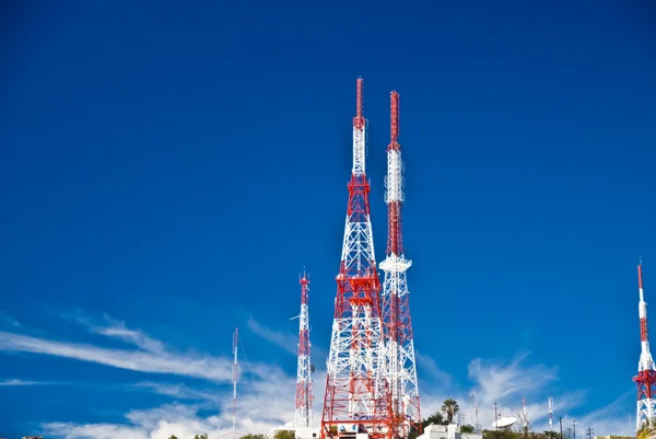 Komunikační věže — Stock fotografie