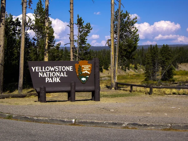 Parque de Yellowstone sinal — Fotografia de Stock