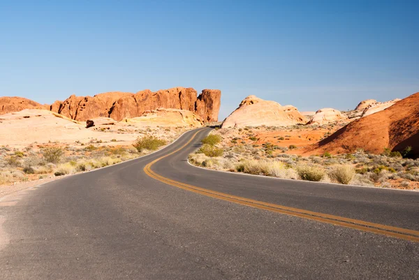 Woestijnweg — Stockfoto