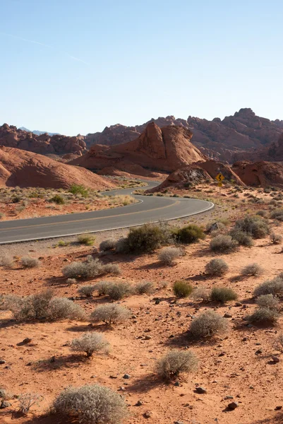 Gebogen Desert Road — Stockfoto