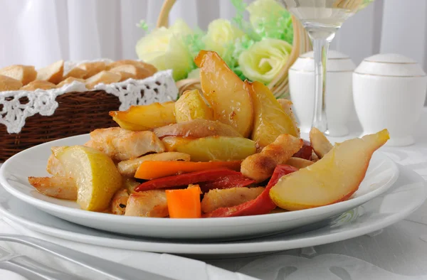 Salade van kip en peren — Stockfoto