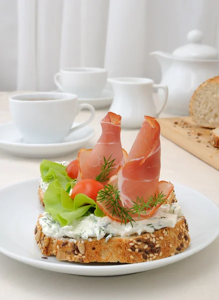 Appetizer with ham and ricotta — Stock Photo, Image