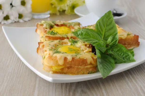 Toast with egg and cheese with dill — Stock Photo, Image