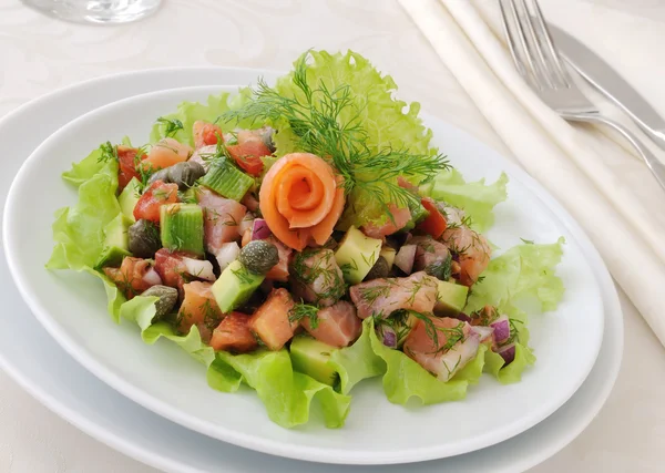 Avocado salad with salmon — Stock Photo, Image