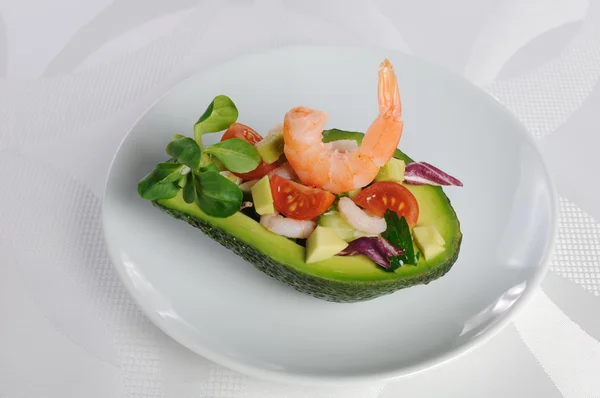 Antipasto di avocado con gamberi — Foto Stock