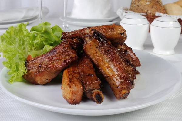 Spicy pork ribs marinated in garlic — Stock Photo, Image