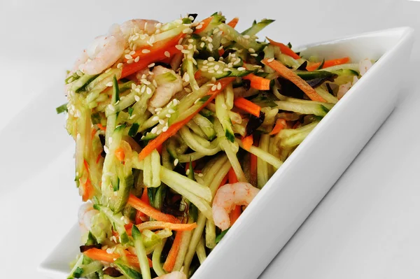 Ensalada de verduras con camarones — Foto de Stock