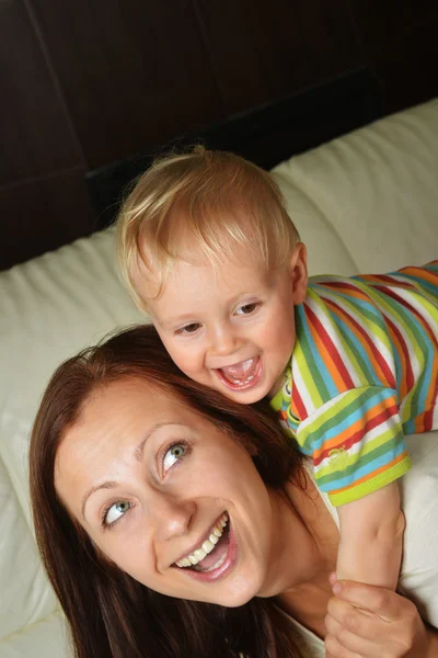 Mãe com criança — Fotografia de Stock