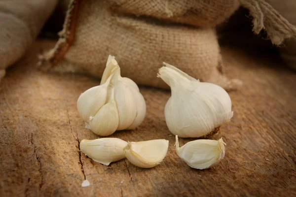 Ripe garlic — Stock Photo, Image