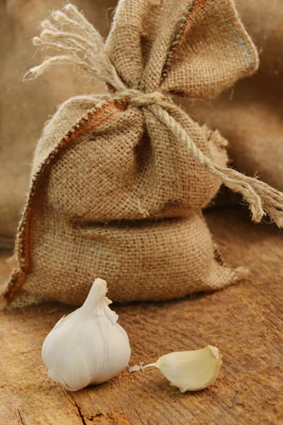 Ripe garlic — Stock Photo, Image
