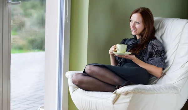 Junge Frau — Stockfoto