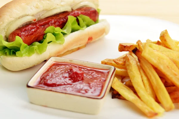Appetizing hot dog — Stock Photo, Image