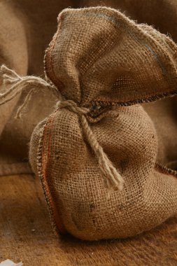 ehlileştirmek dan çanta