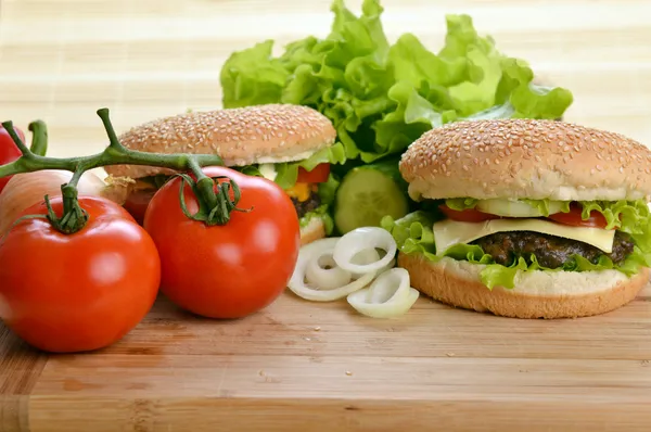 Hamburger gustos — Fotografie, imagine de stoc