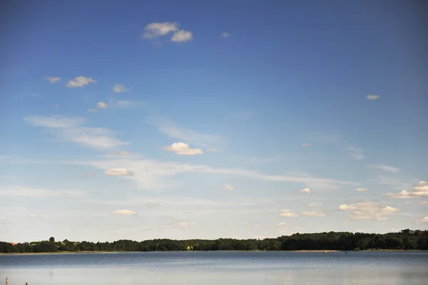 Ruhiges Wasser des Sees — Stockfoto