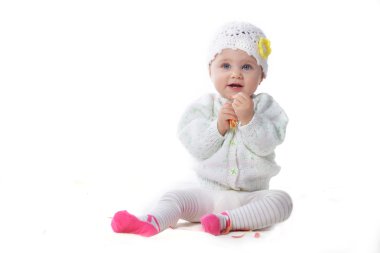 Kırmızı çiçekli kız bebek